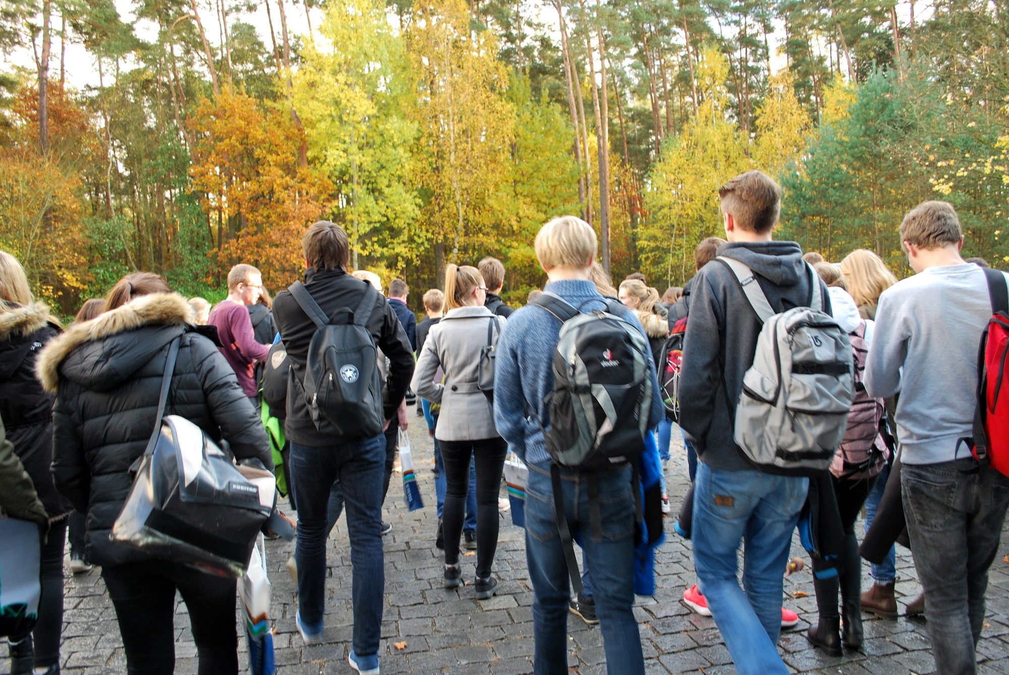 Zur Seite: Schüler und Lehrkräfte