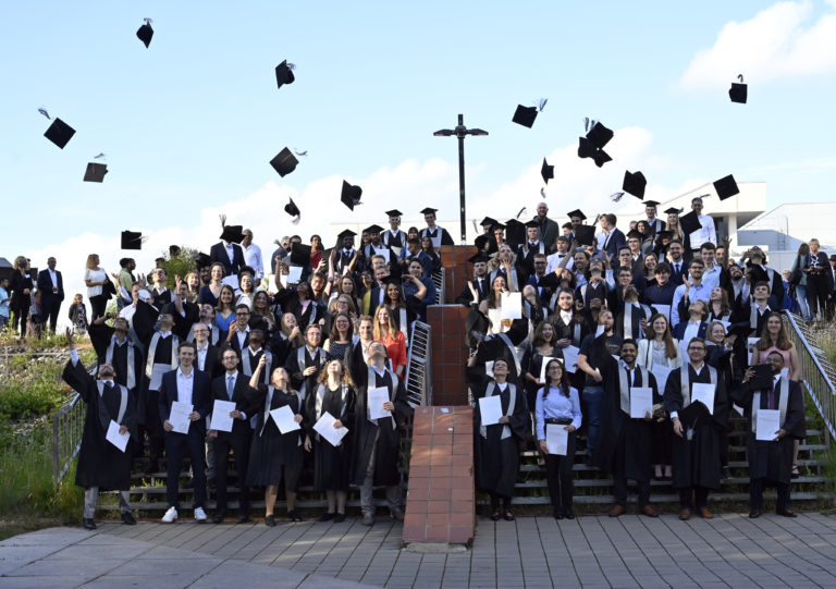 Absolventenfeier 2023 – Wir gratulieren allen Absolvent(inn)en der Technischen Fakultät!